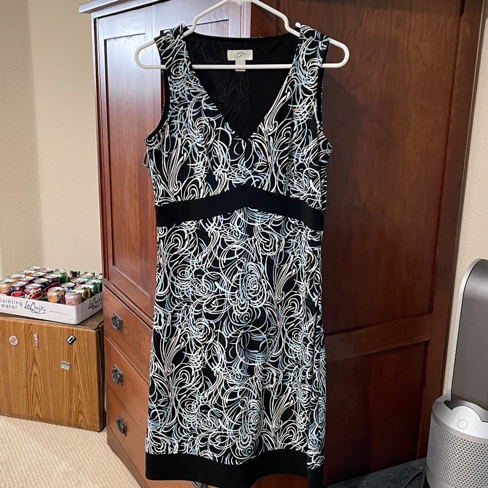 Ann Taylor Loft dress stretchy size 6